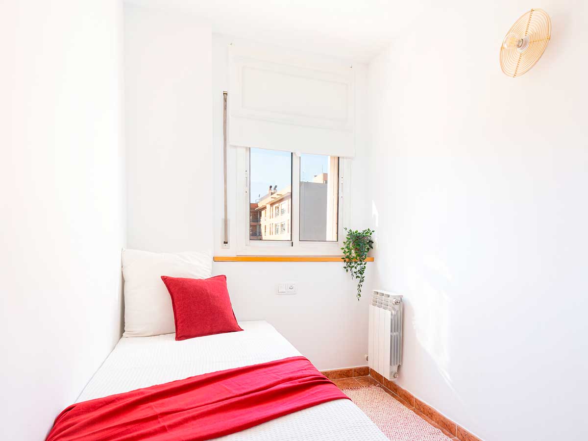 Dormitorio-individual-detalle - Después del Método VAS y de obra piso en La Llagosta Barcelona